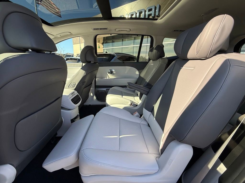 Certified 2026 Hyundai Ioniq 9 Limited w/ Tow & Go Package image 17