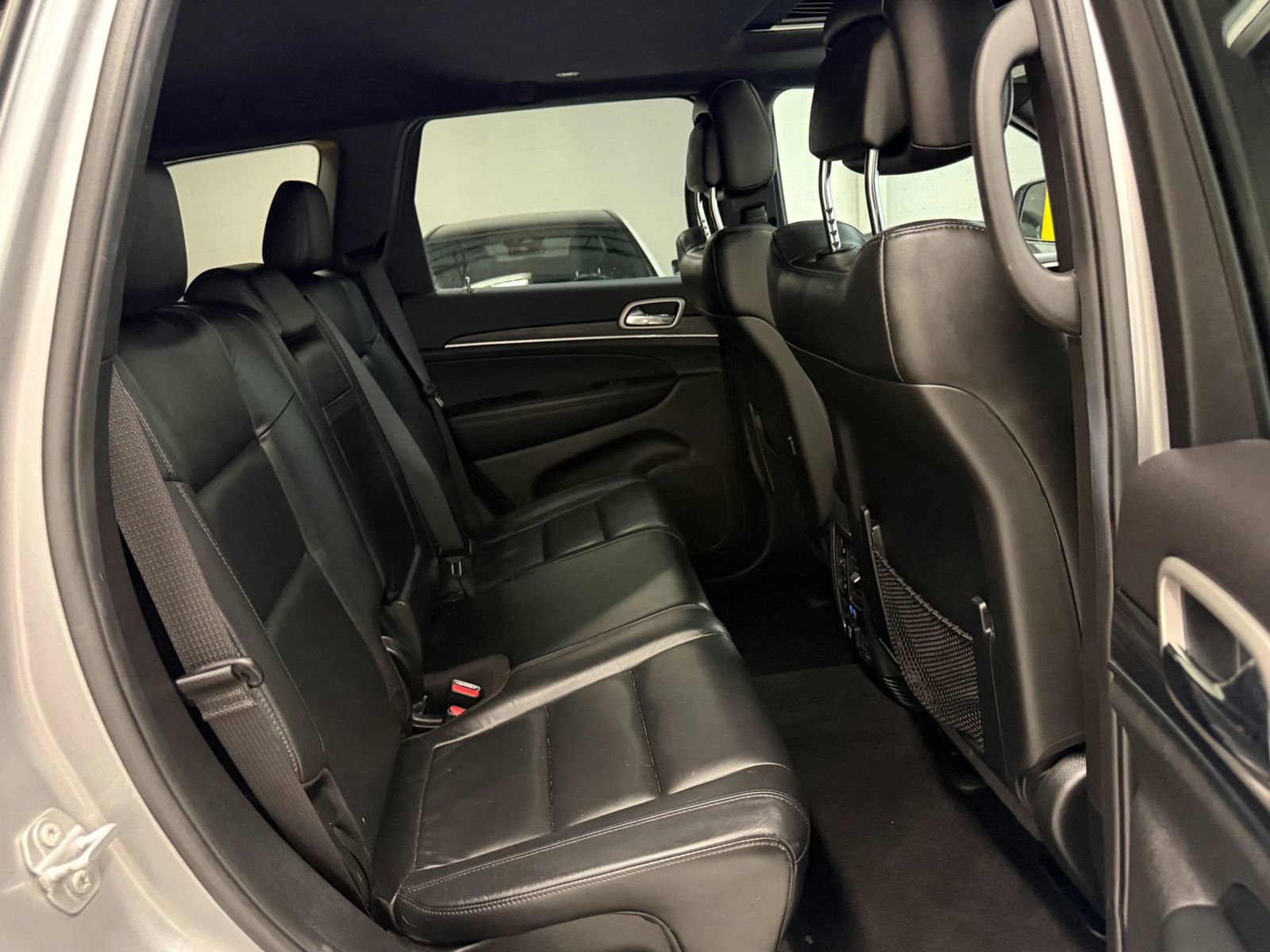 Used 2020 Jeep Grand Cherokee Limited AWD/4WD image 24