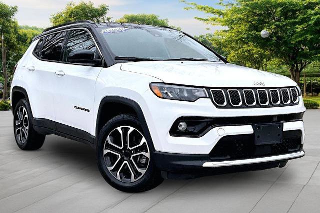 Used 2023 Jeep Compass Limited AWD/4WD image 1