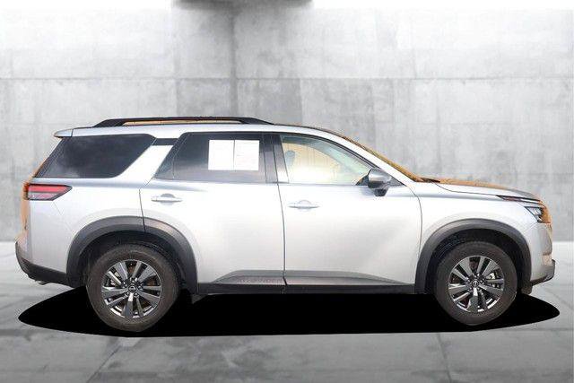 Certified 2025 Nissan Pathfinder SV AWD/4WD image 5