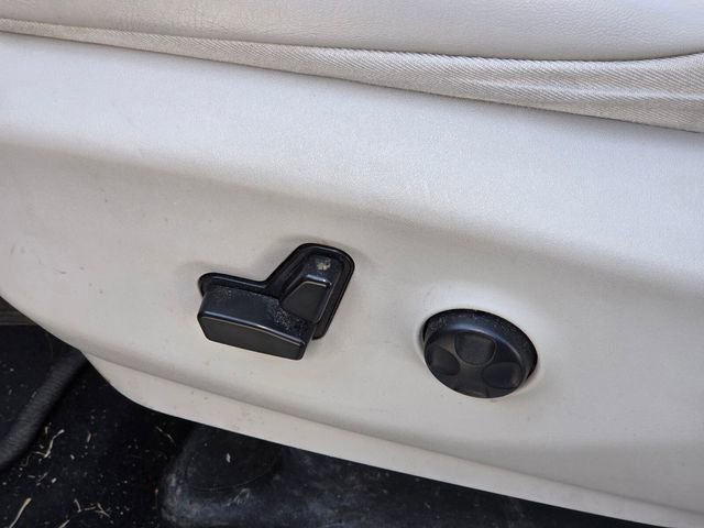 Used 2021 Chrysler Voyager Lxi FWD image 6