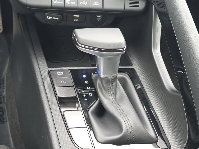 Certified 2025 Hyundai Elantra SEL FWD image 15