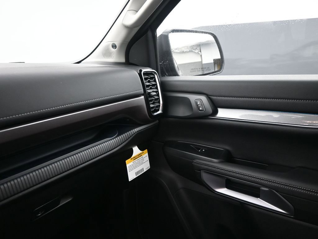 New 2025 Ford Ranger Lariat w/ FX4 Off-Road Package image 19