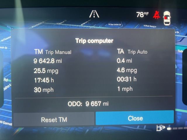 Used 2025 Volvo XC40 B5 Core w/ Climate Package image 9