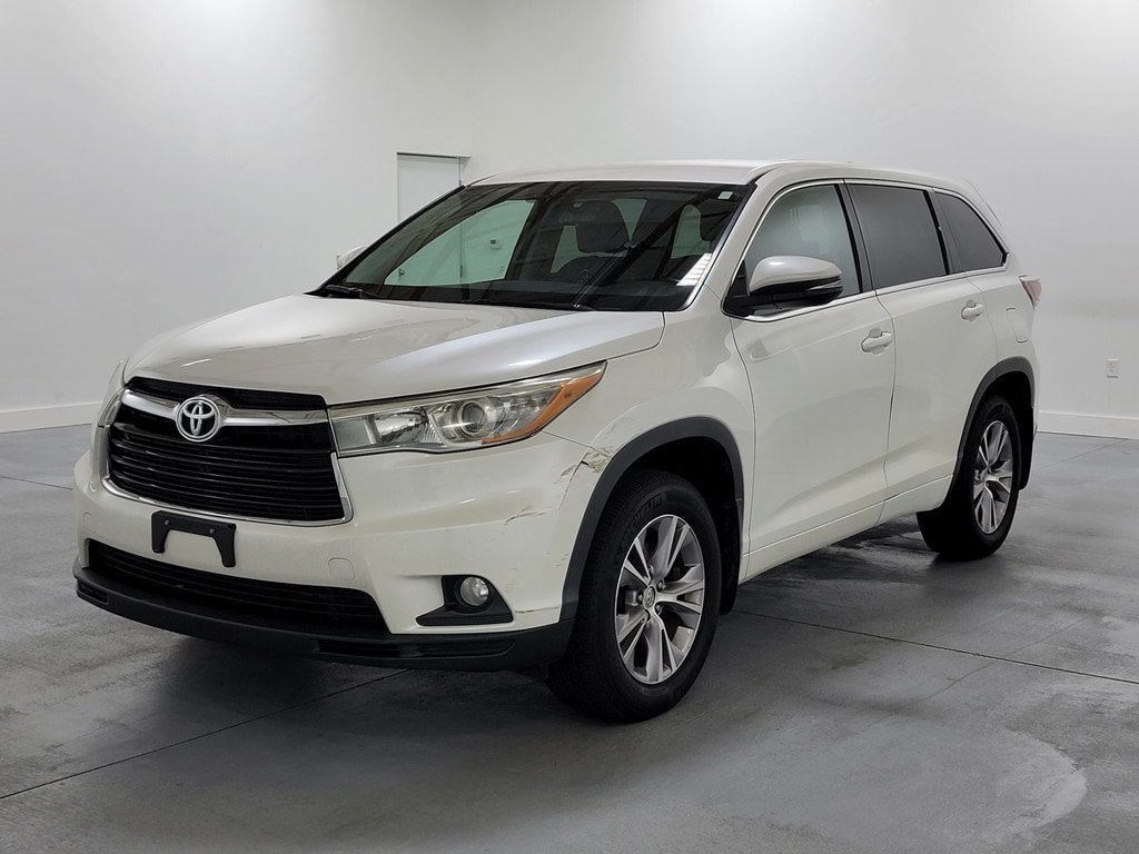 Used 2015 Toyota Highlander Plus AWD/4WD image 4