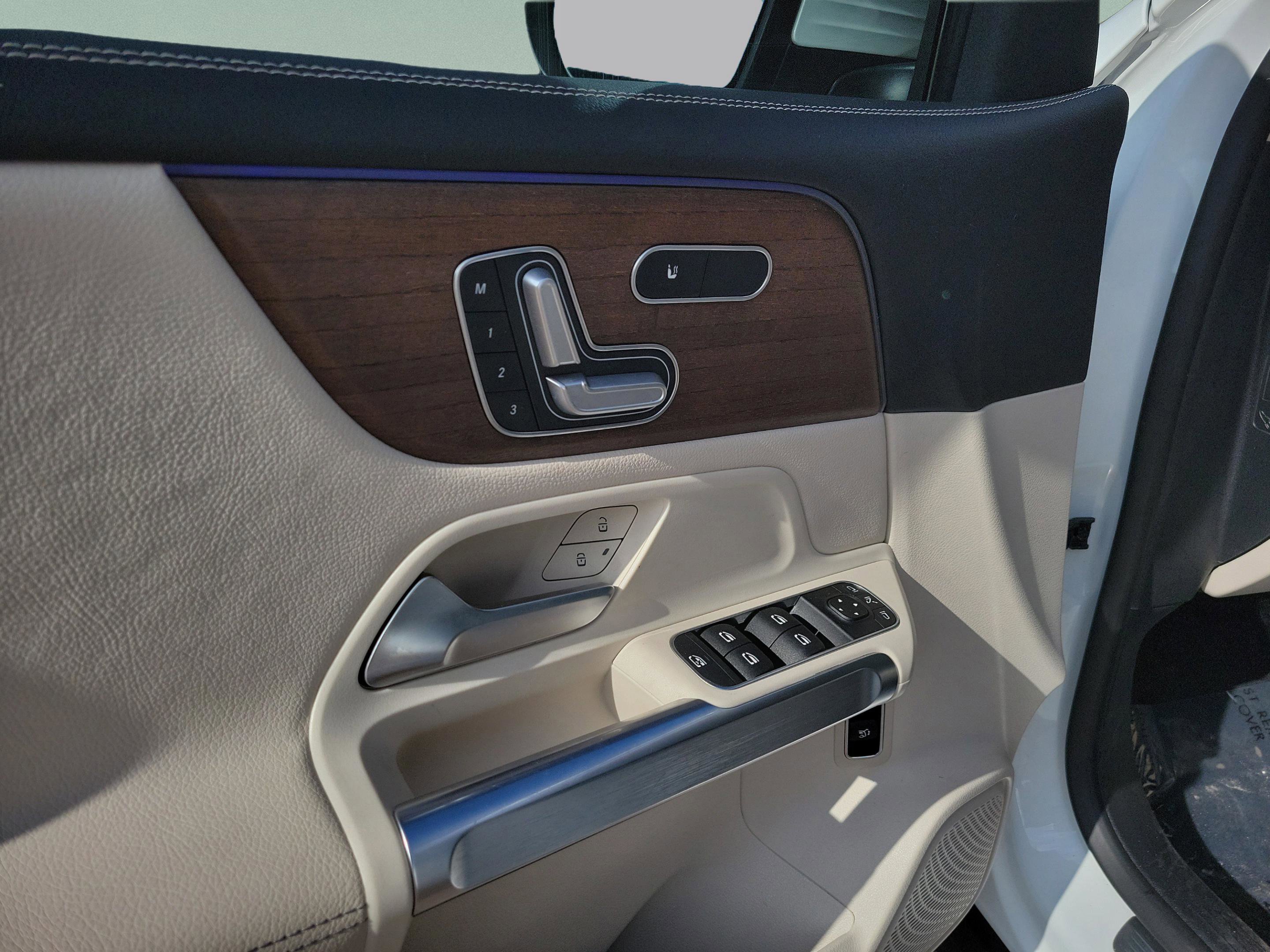 Used 2023 Mercedes-Benz GLB 250 4MATIC image 14