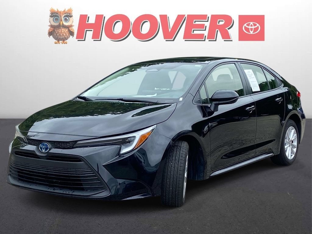 Used 2023 Toyota Corolla LE w/ LE Premium Package FWD image 5