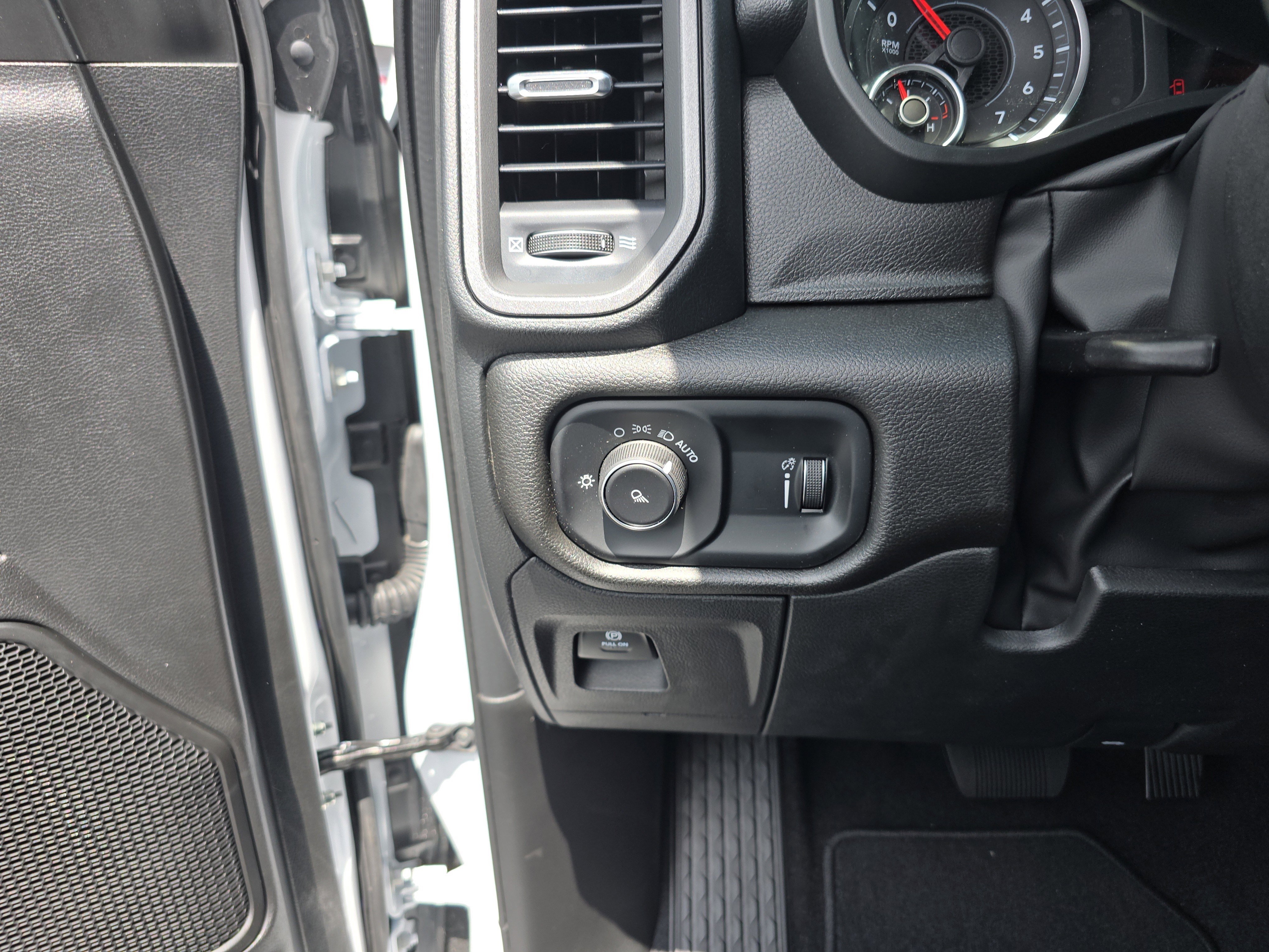 New 2025 RAM 1500 Tradesman w/ Off Road Group image 38