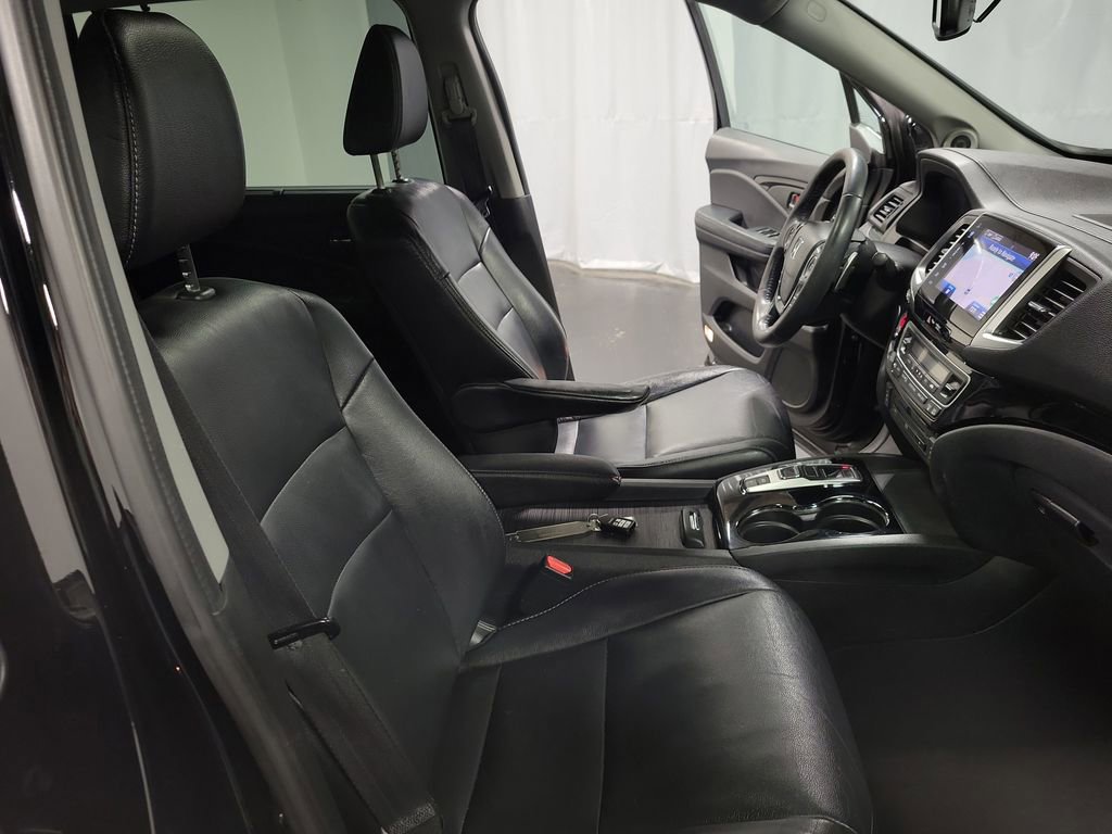 Used 2017 Honda Pilot Touring image 26