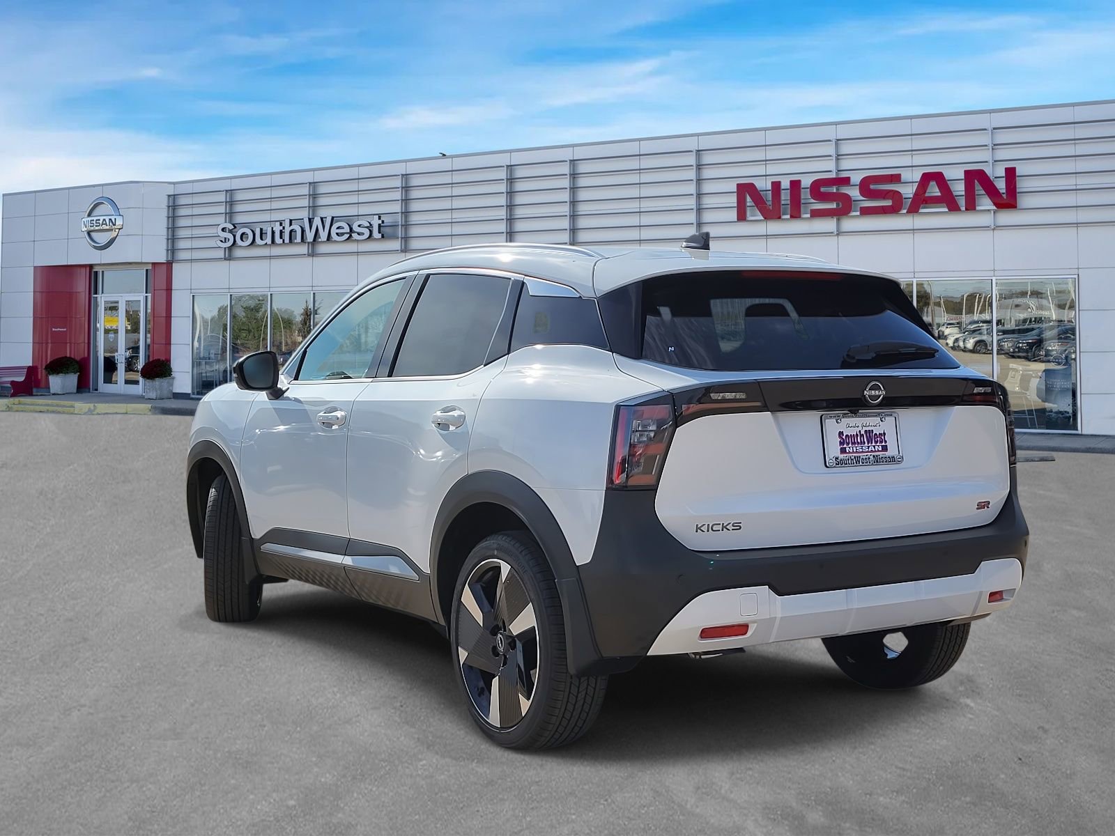New 2026 Nissan Kicks SR FWD image 8