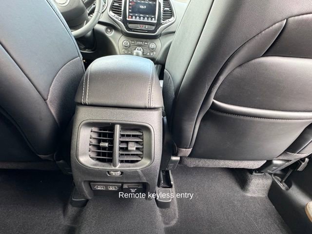 Used 2022 Jeep Cherokee Limited w/ Mopar Interior Package image 24