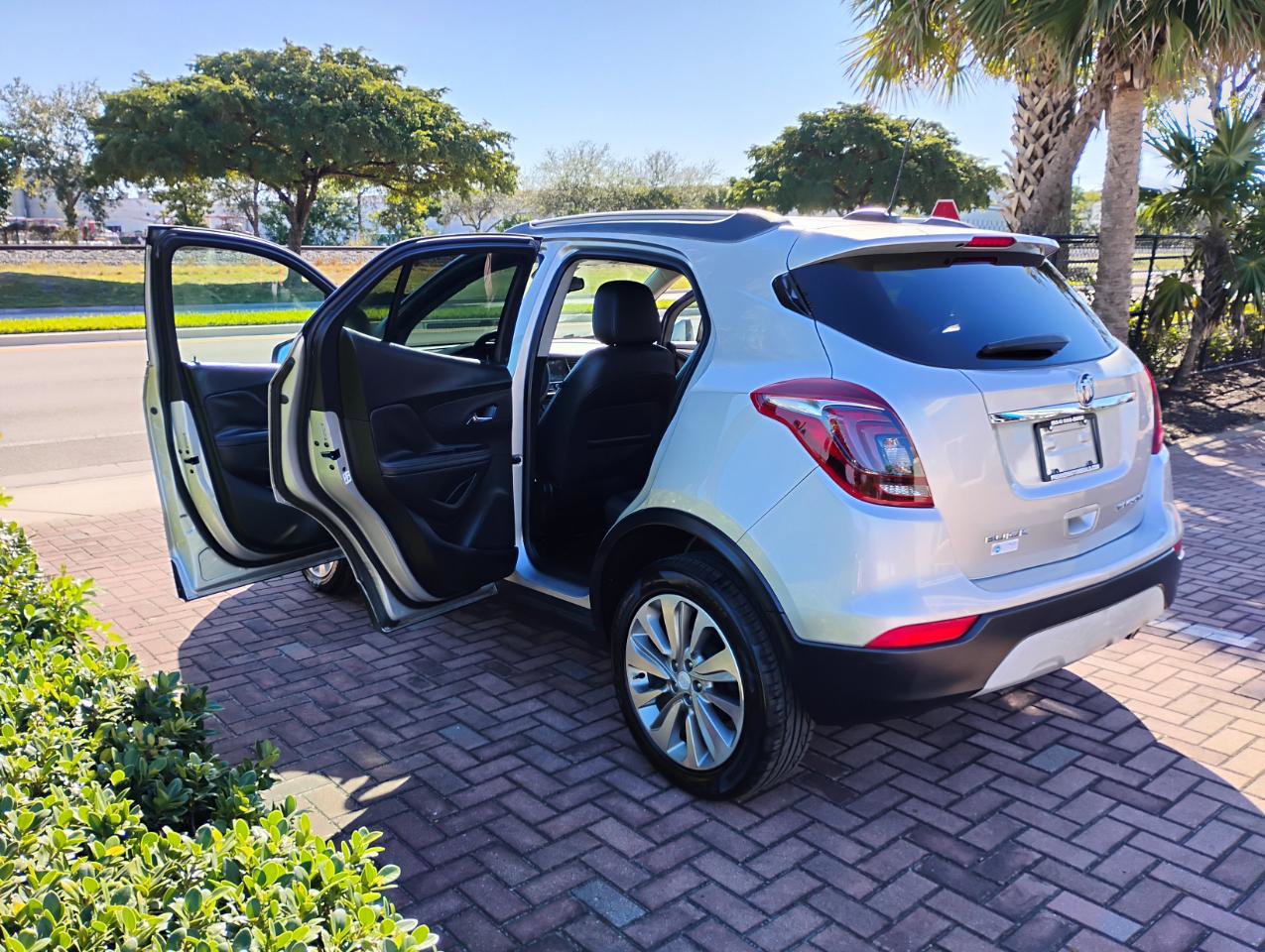 Used 2017 Buick Encore Preferred FWD image 4
