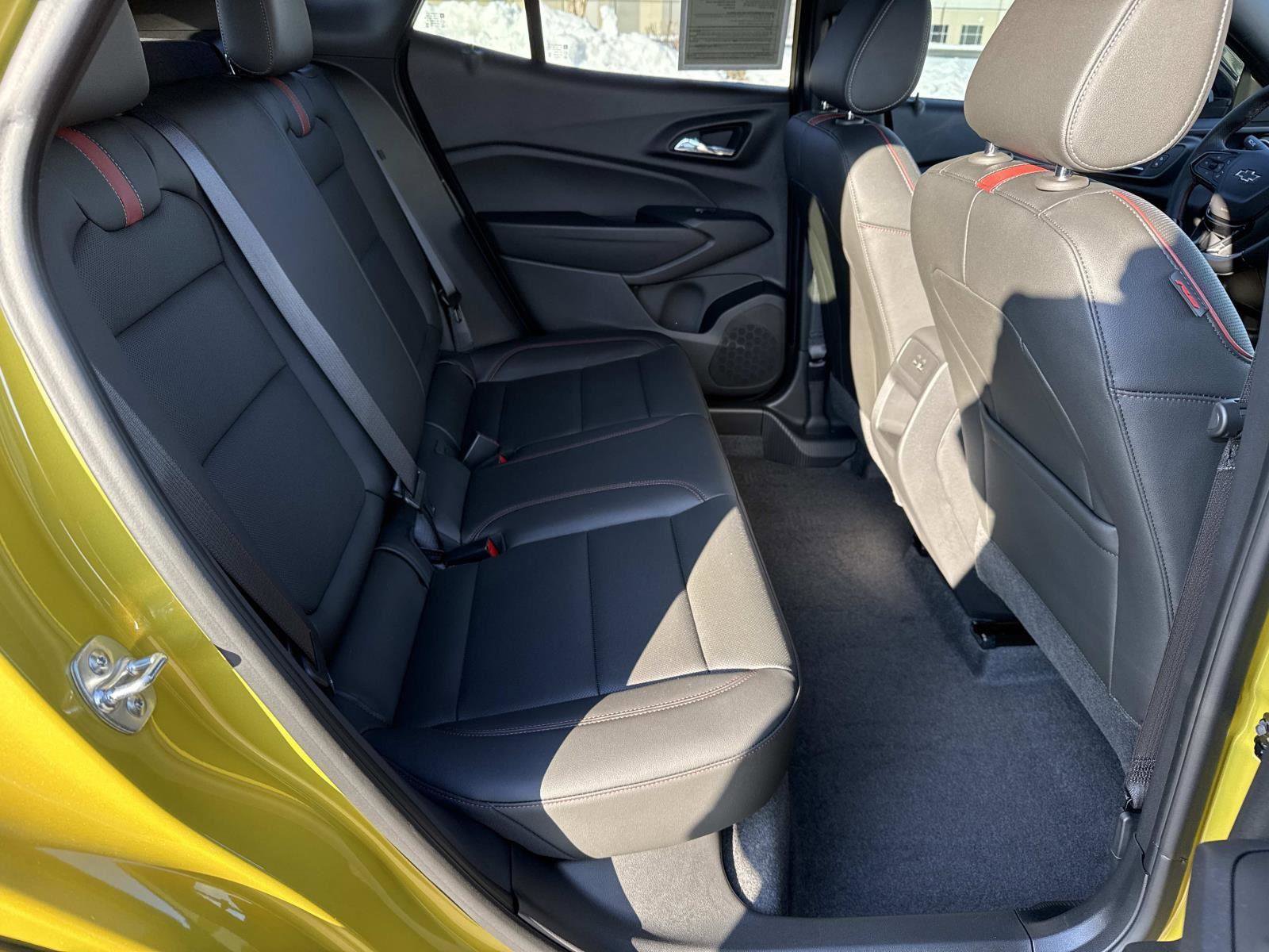 Used 2025 Chevrolet Trax RS w/ Sunroof Package image 20