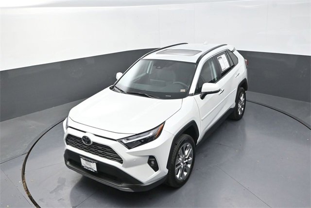 Used 2025 Toyota RAV4 Limited image 11