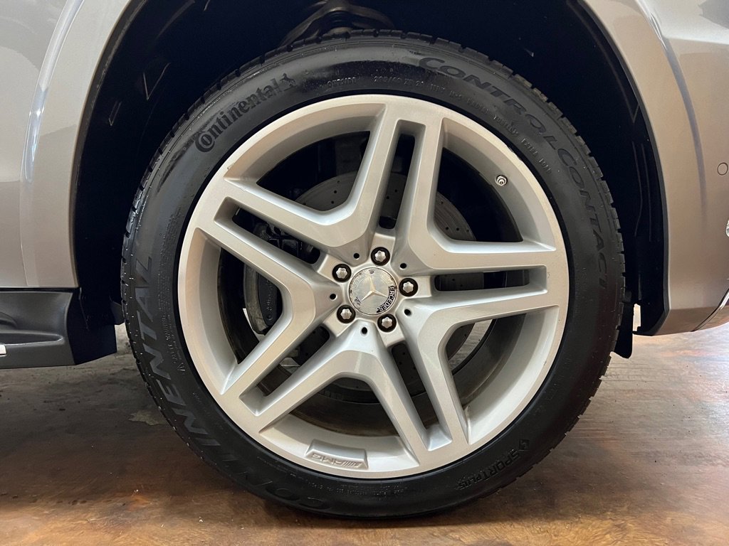 Used 2015 Mercedes-Benz GL 550 4MATIC image 11