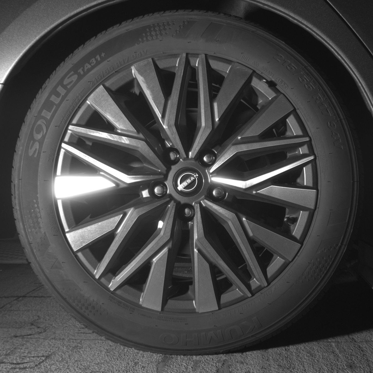 Used 2025 Nissan Altima 2.5 SV FWD image 15