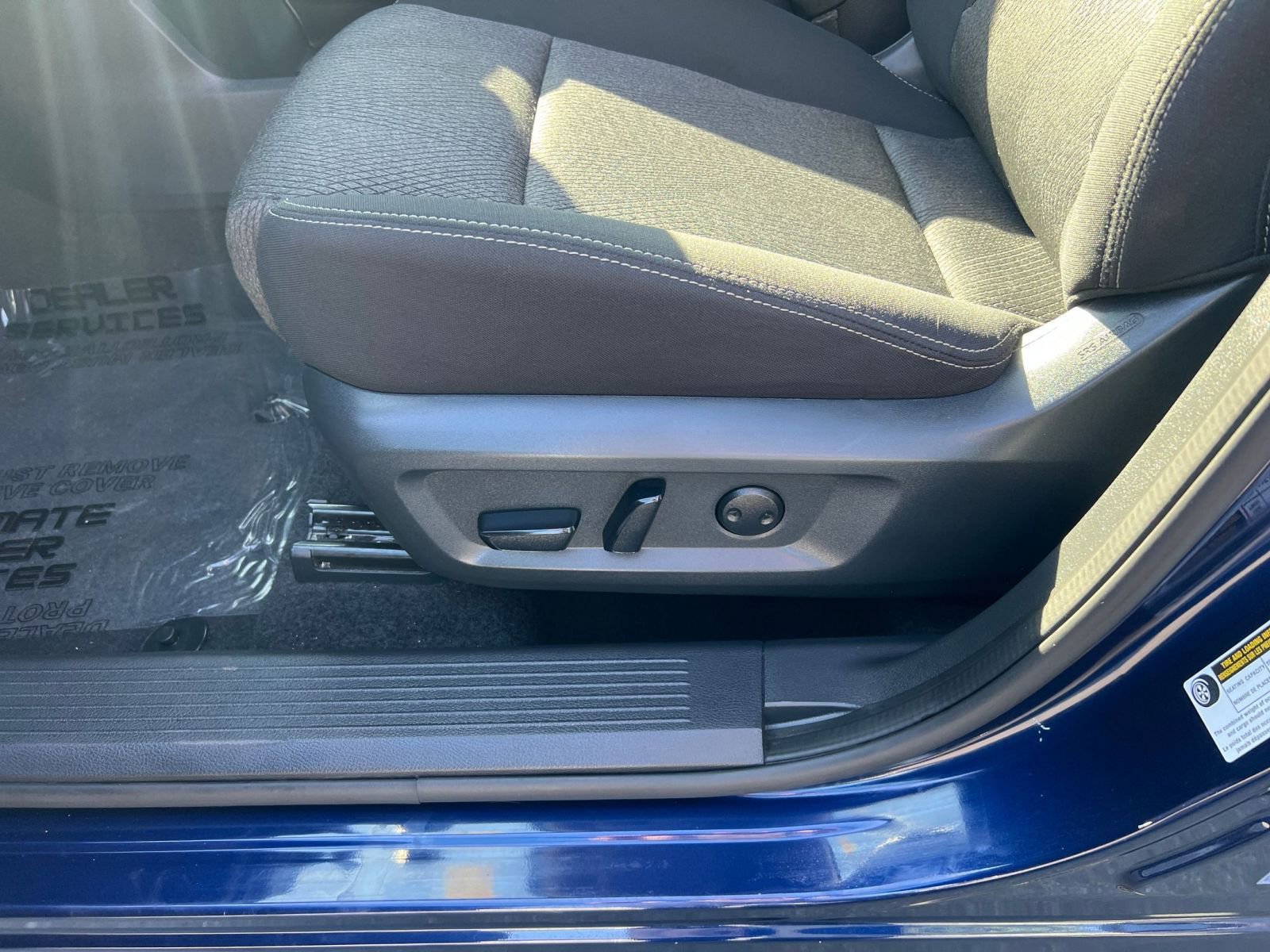 Used 2025 Nissan Rogue SV image 23