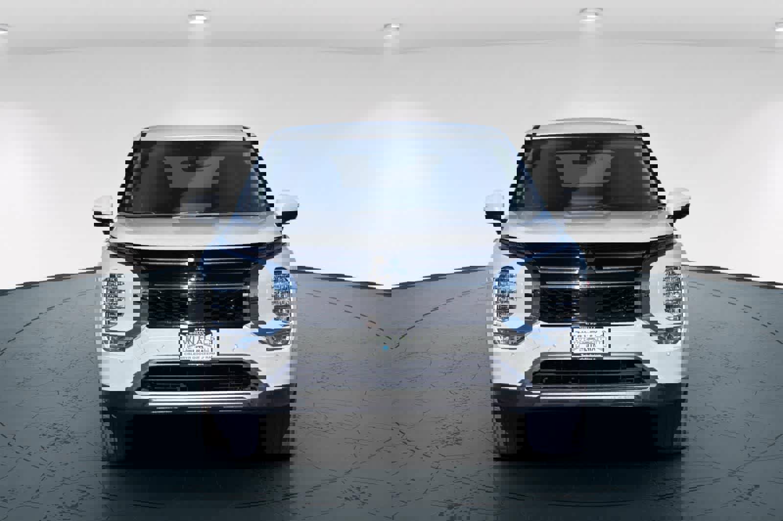 Used 2025 Mitsubishi Outlander SE image 10