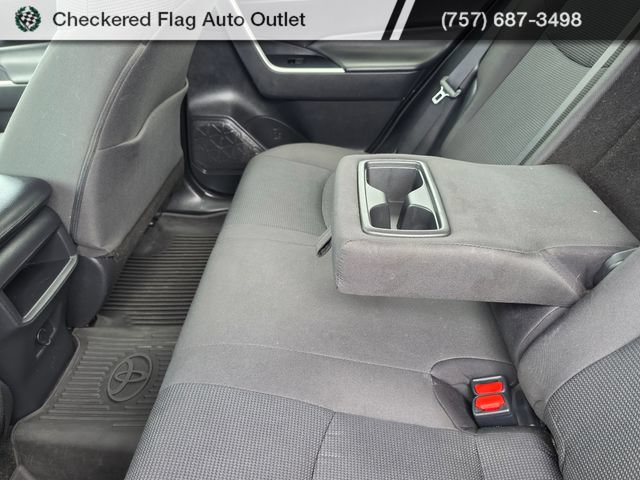Used 2021 Toyota RAV4 LE AWD/4WD image 38