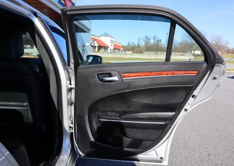 Used 2012 Chrysler 300 Limited image 19