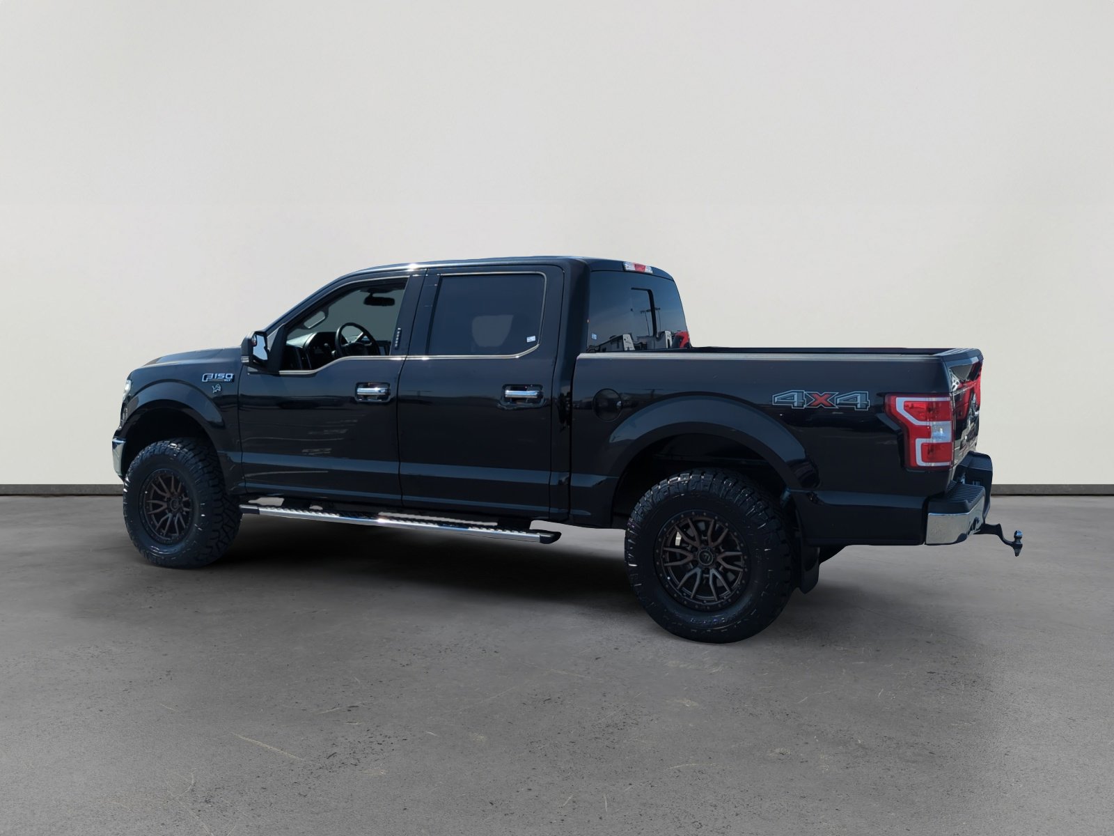 Used 2020 Ford F150 XLT w/ Equipment Group 302A Luxury image 3