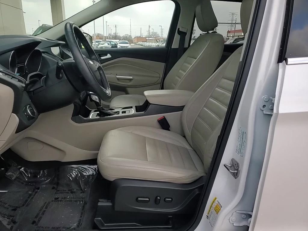 Used 2019 Ford Escape Titanium image 13