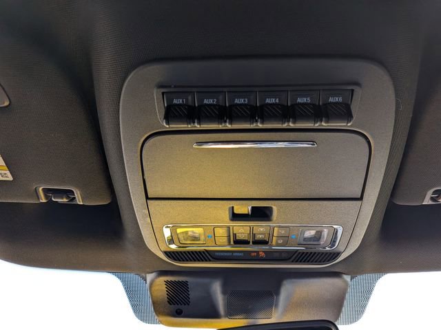 Used 2023 Ford F450 Platinum w/ FX4 Off-Road Package AWD/4WD image 35
