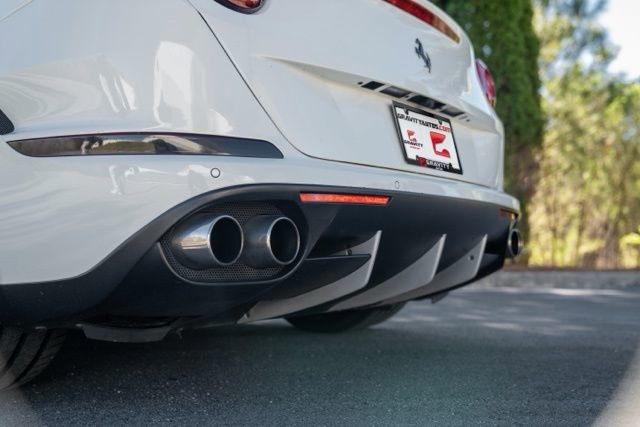 Used 2016 Ferrari California T RWD image 18