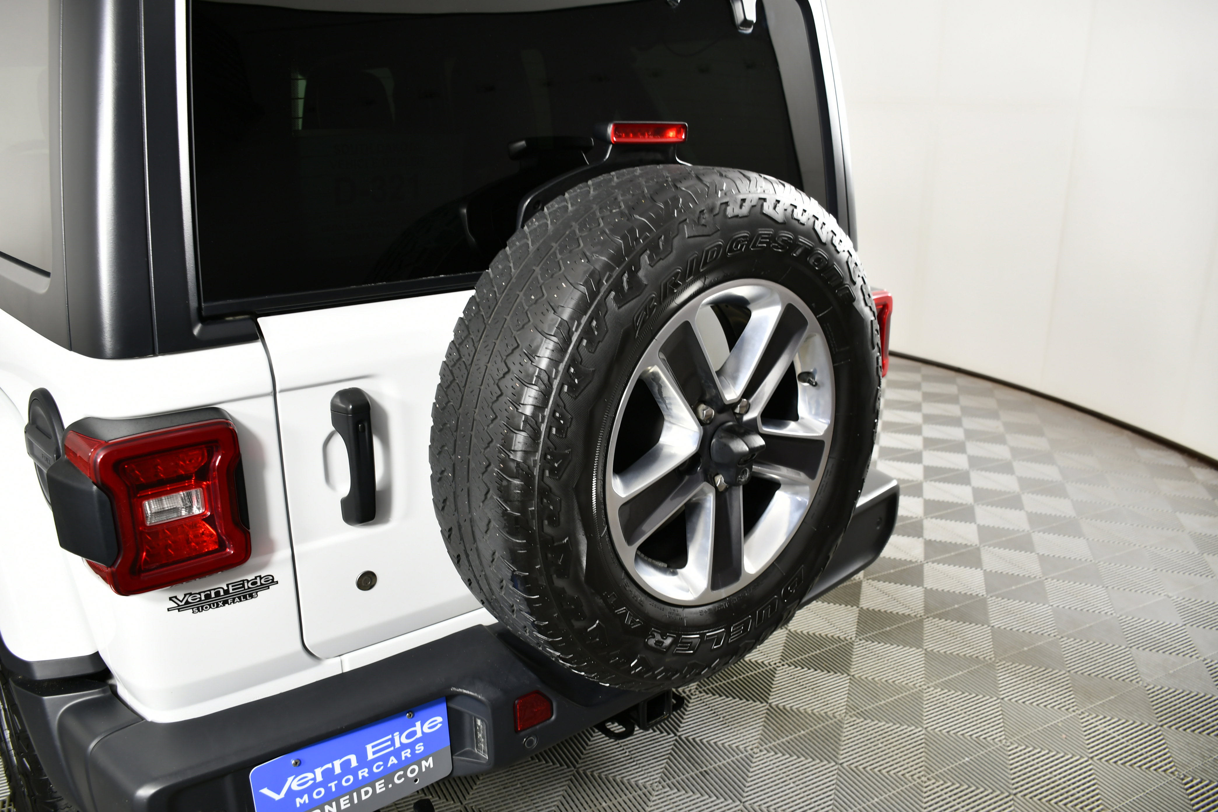 Used 2019 Jeep Wrangler Unlimited Sahara image 15