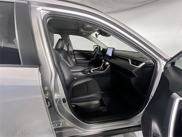 Used 2023 Toyota RAV4 XLE Premium image 29