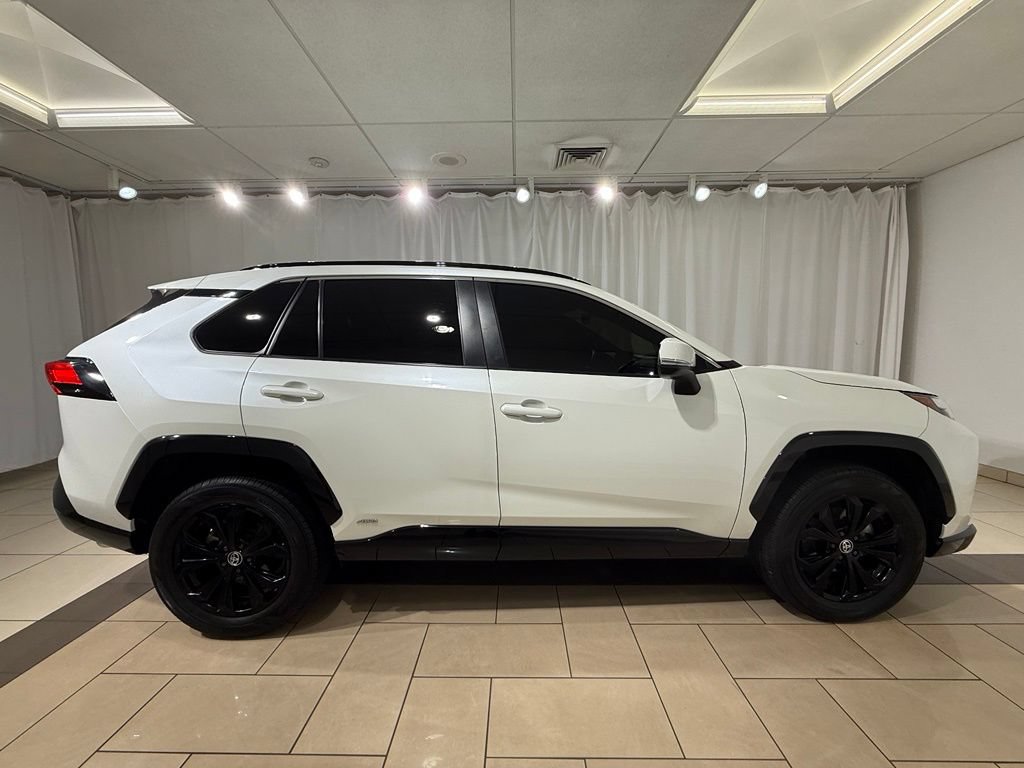 Certified 2022 Toyota RAV4 SE w/ SE Grade Weather Package AWD/4WD image 6
