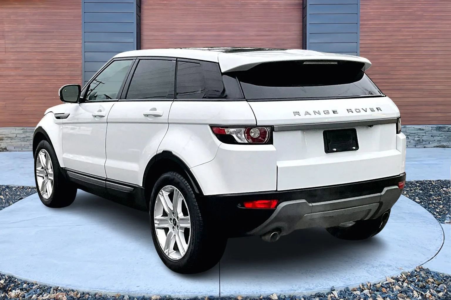 Used 2013 Land Rover Range Rover Evoque Pure Premium image 2