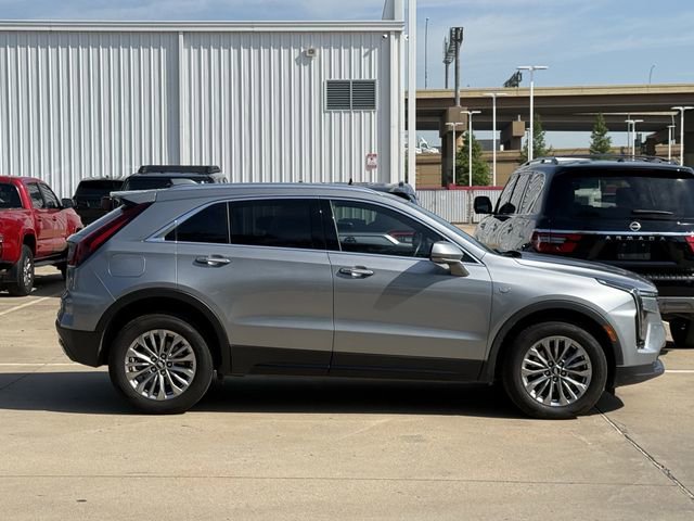 Used 2025 Cadillac XT4 Premium Luxury FWD image 3
