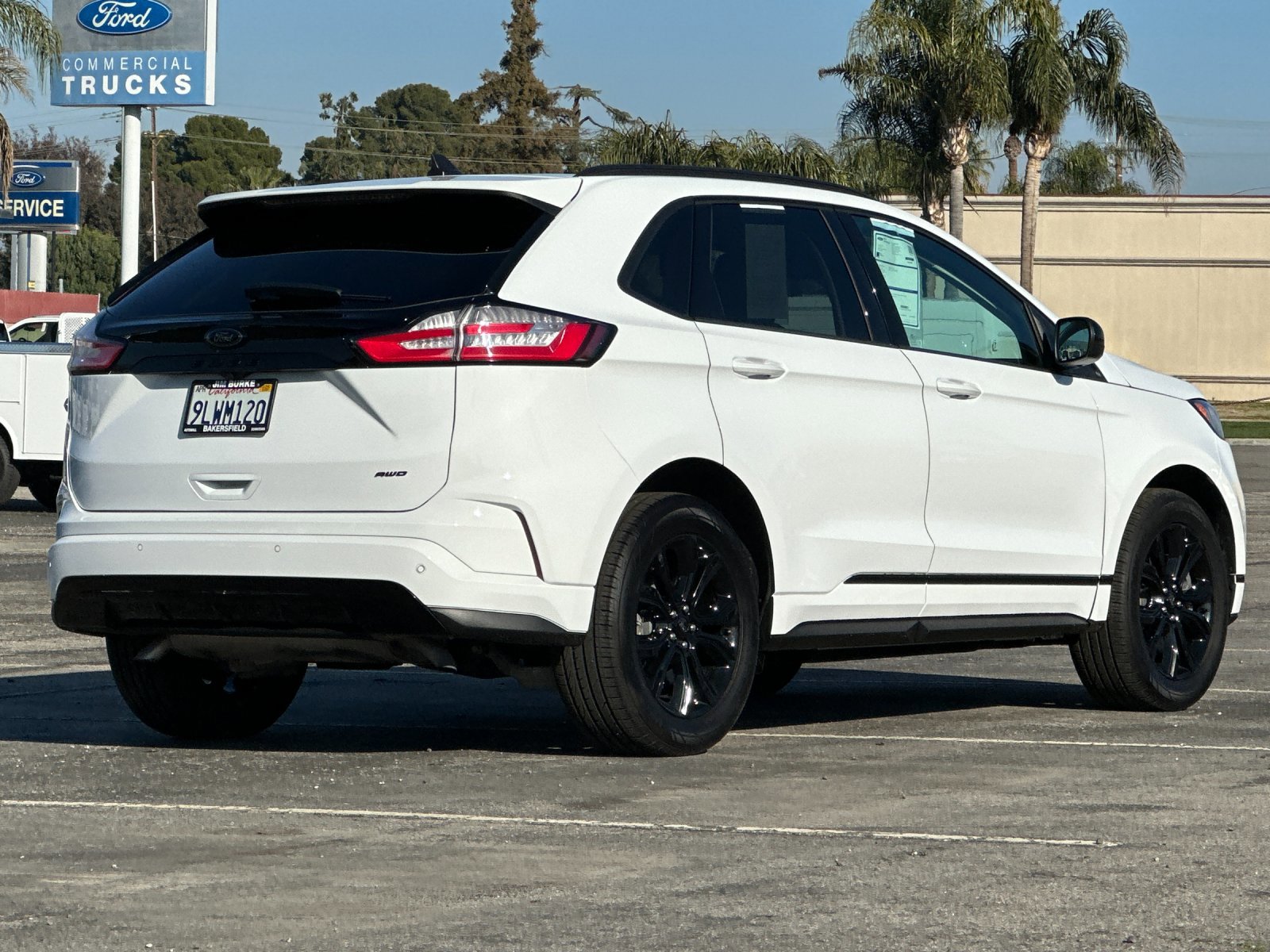 Certified 2024 Ford Edge SE w/ Black Appearance Package image 4