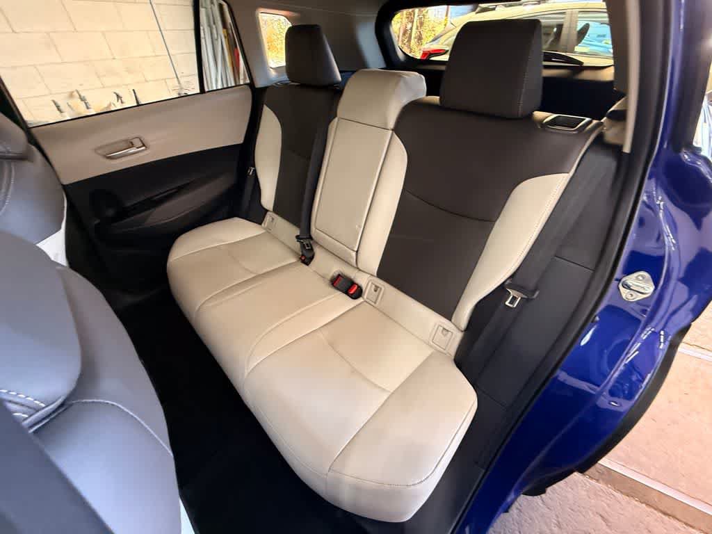 Used 2023 Toyota Corolla Cross XLE w/ Convenience Package FWD image 14