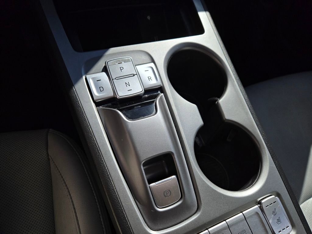 Used 2022 Hyundai Kona Limited image 28