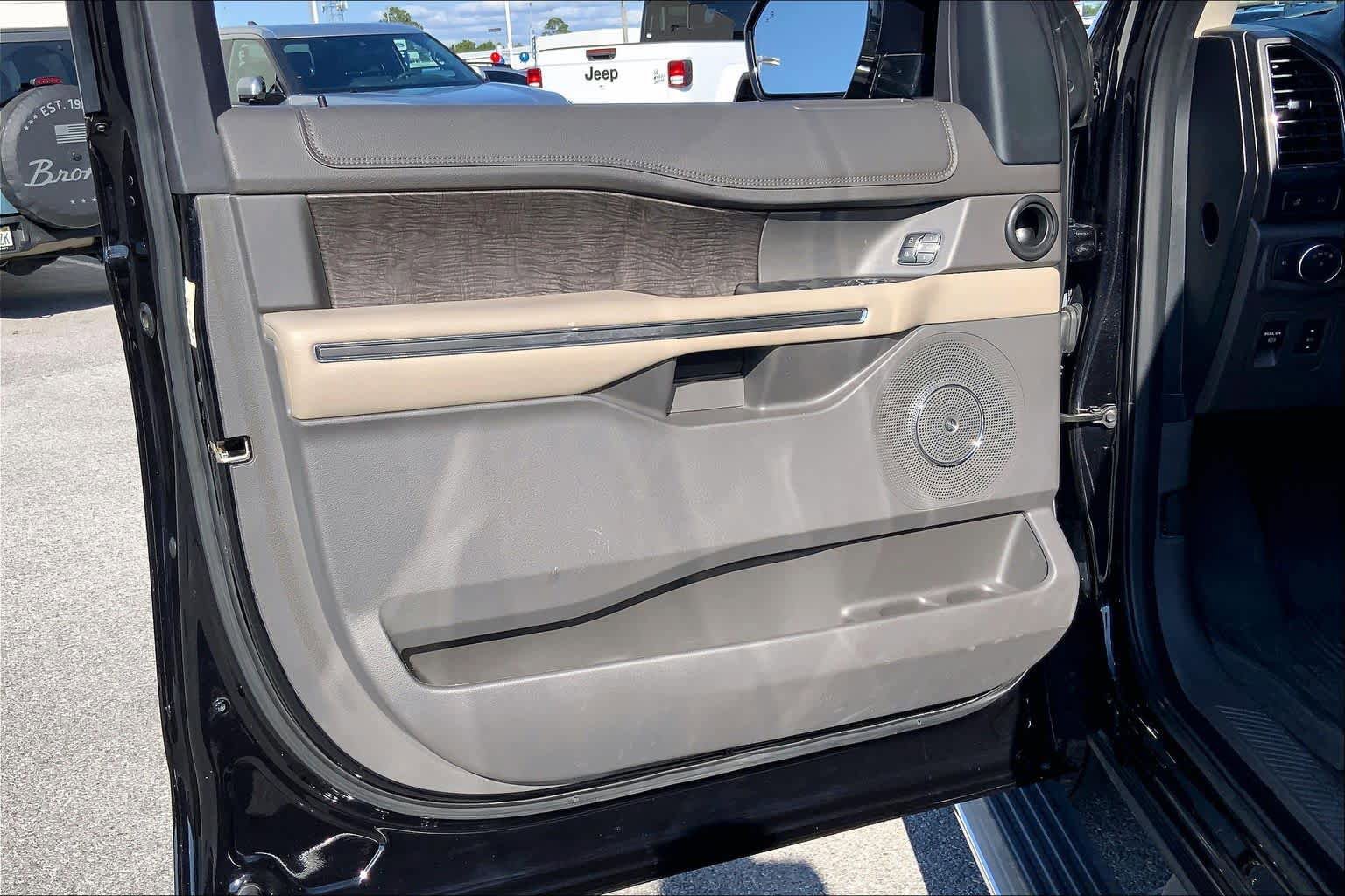 Used 2020 Ford Expedition Max Limited RWD image 21