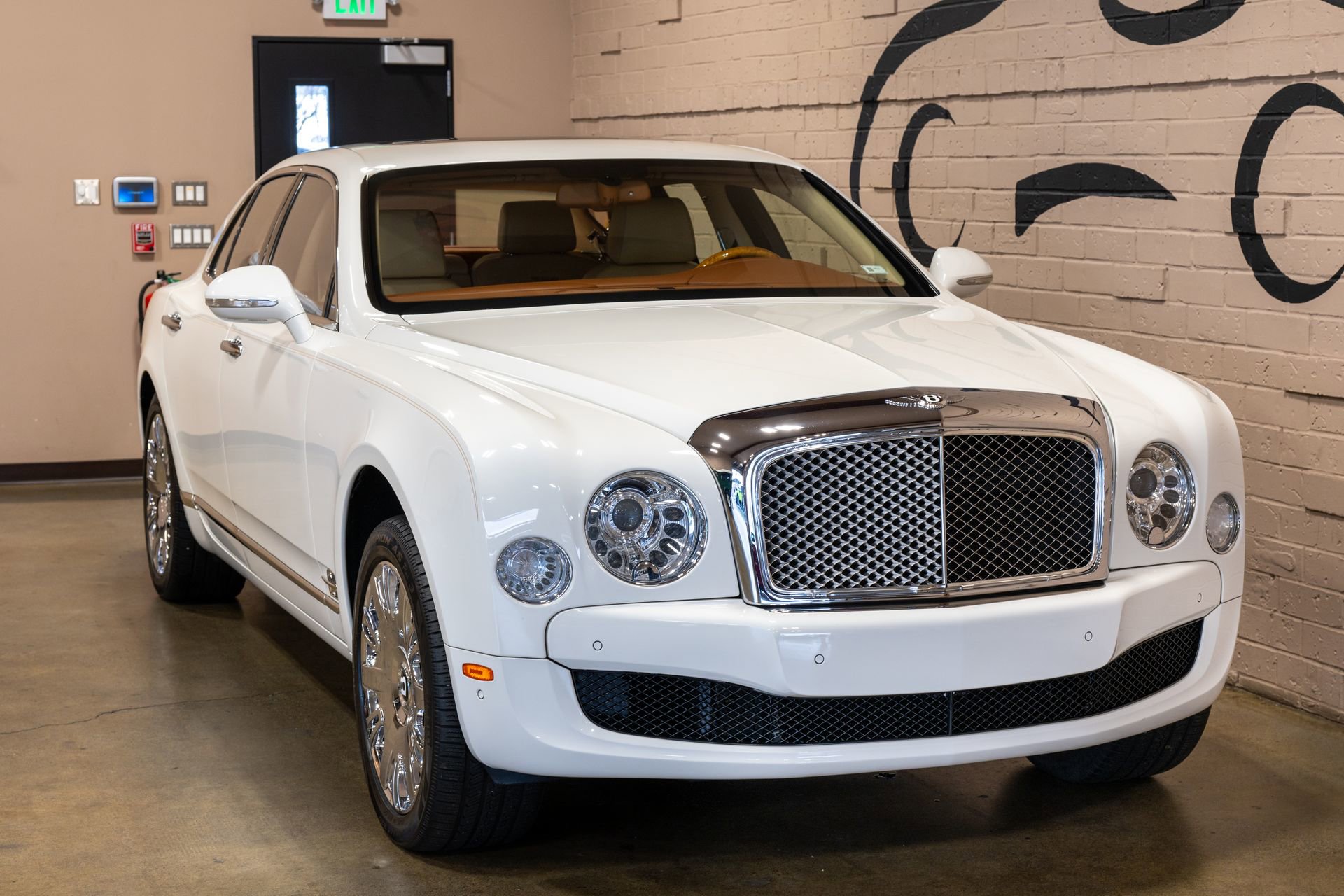 Used 2013 Bentley Mulsanne image 13