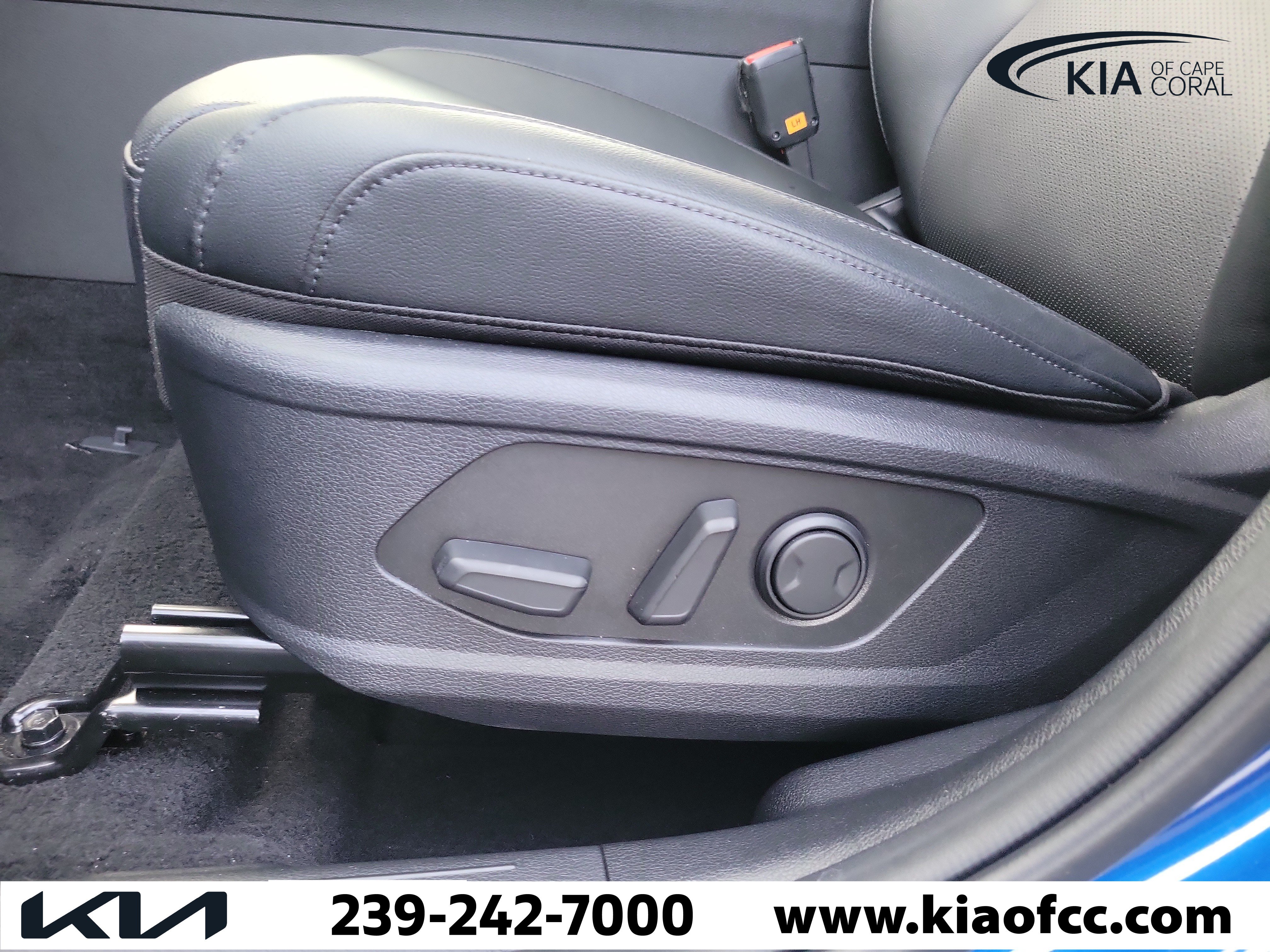Used 2025 Kia Sportage SX FWD image 24