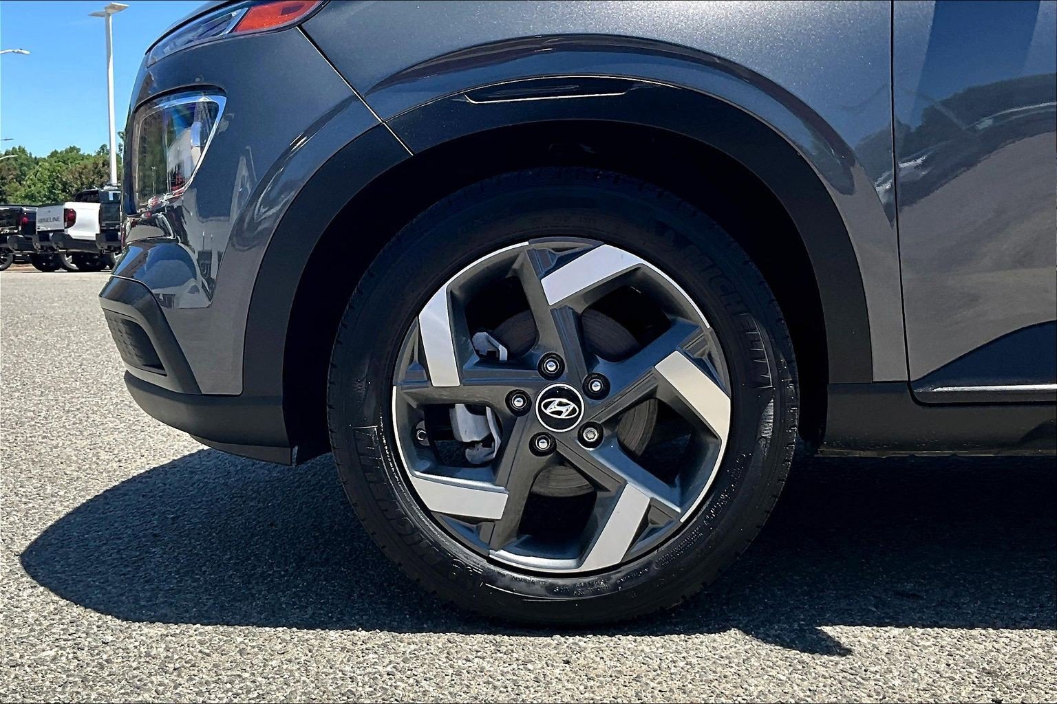 Used 2024 Hyundai Venue SEL FWD image 8
