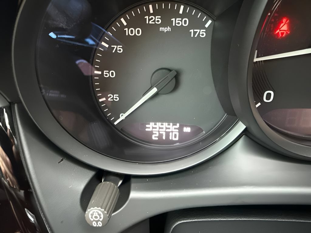 Used 2022 Porsche Macan AWD/4WD image 28