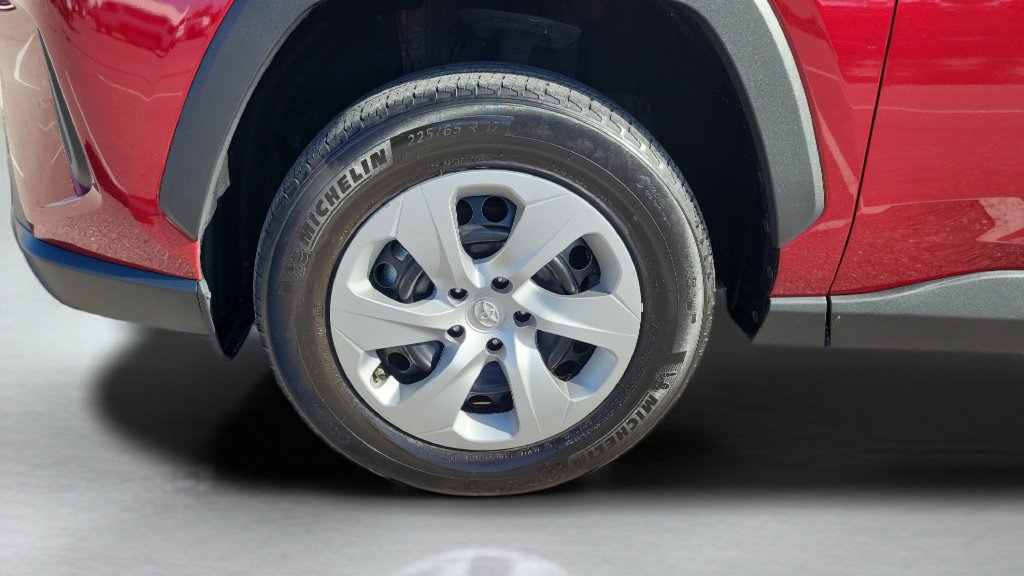 Certified 2025 Toyota RAV4 LE FWD image 25