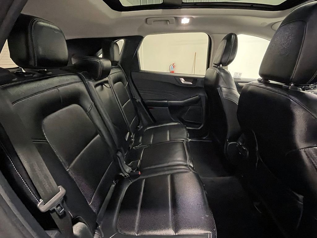 Used 2022 Ford Escape SEL w/ Technology Package image 25