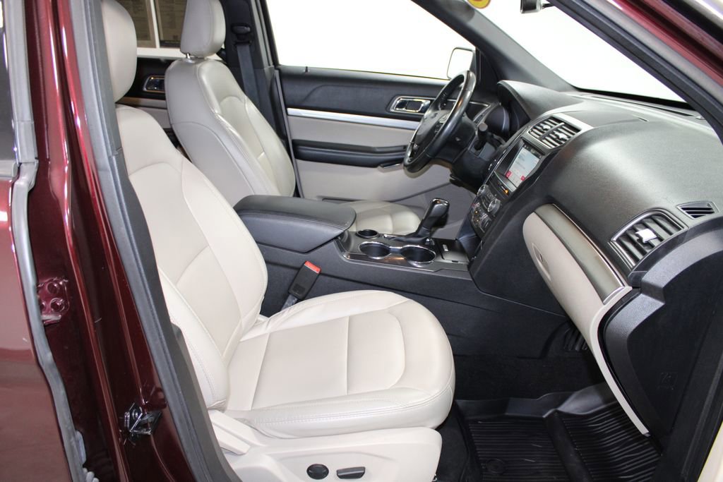 Used 2019 Ford Explorer XLT w/ Equipment Group 202A image 29