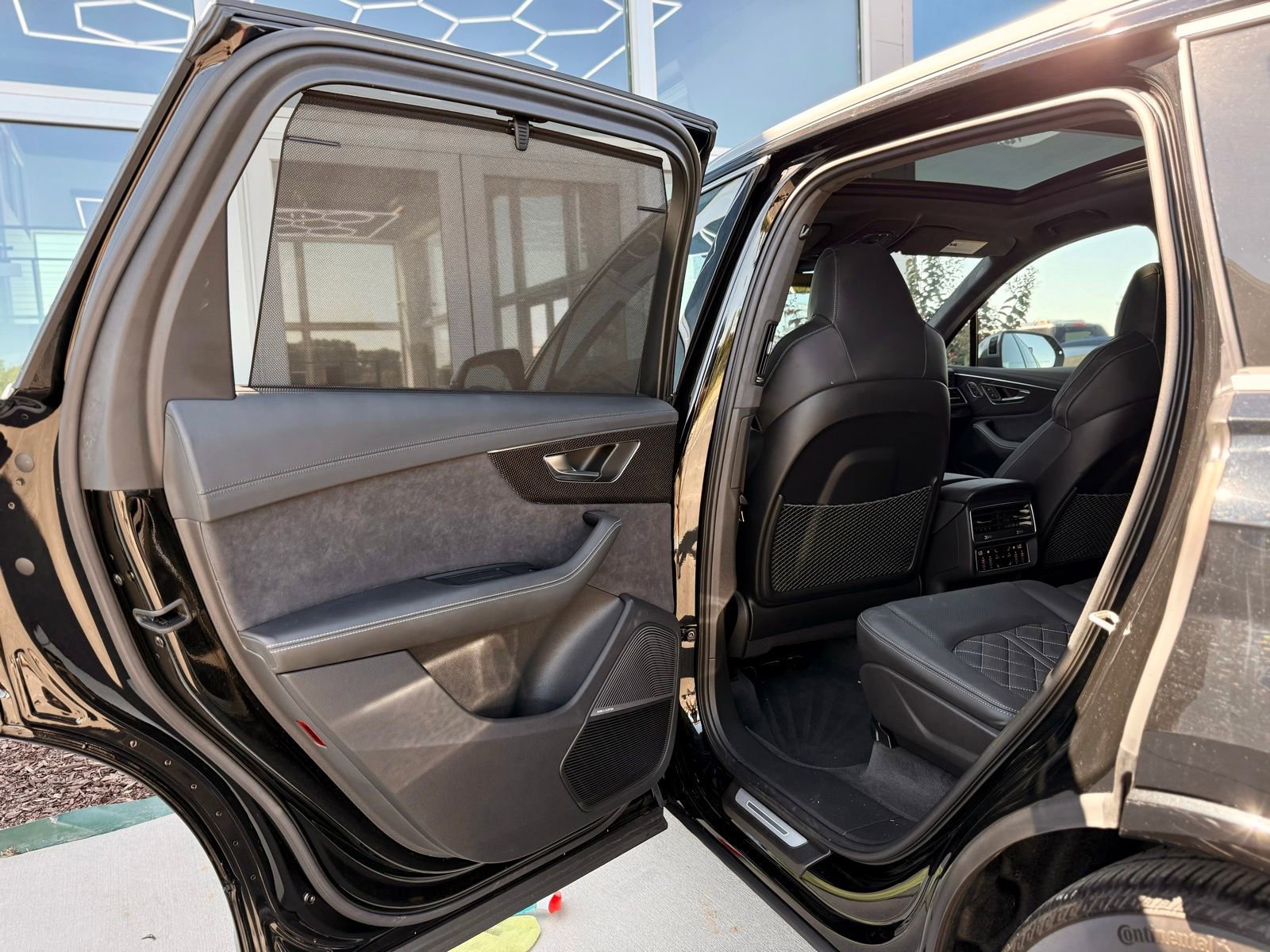 Used 2023 Audi SQ7 Prestige w/ Prestige Package image 19