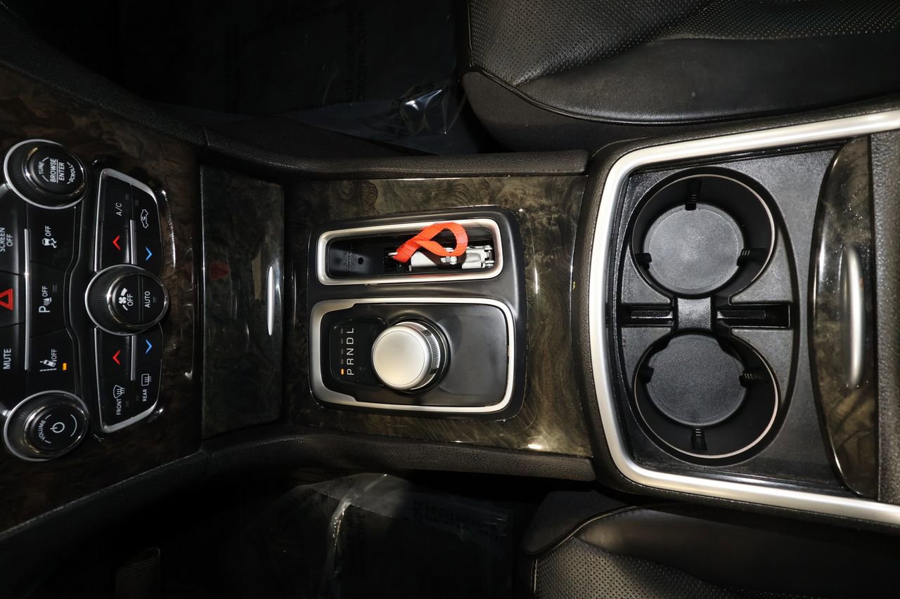 Used 2018 Chrysler 300 Limited w/ Safetytec Plus Group image 9