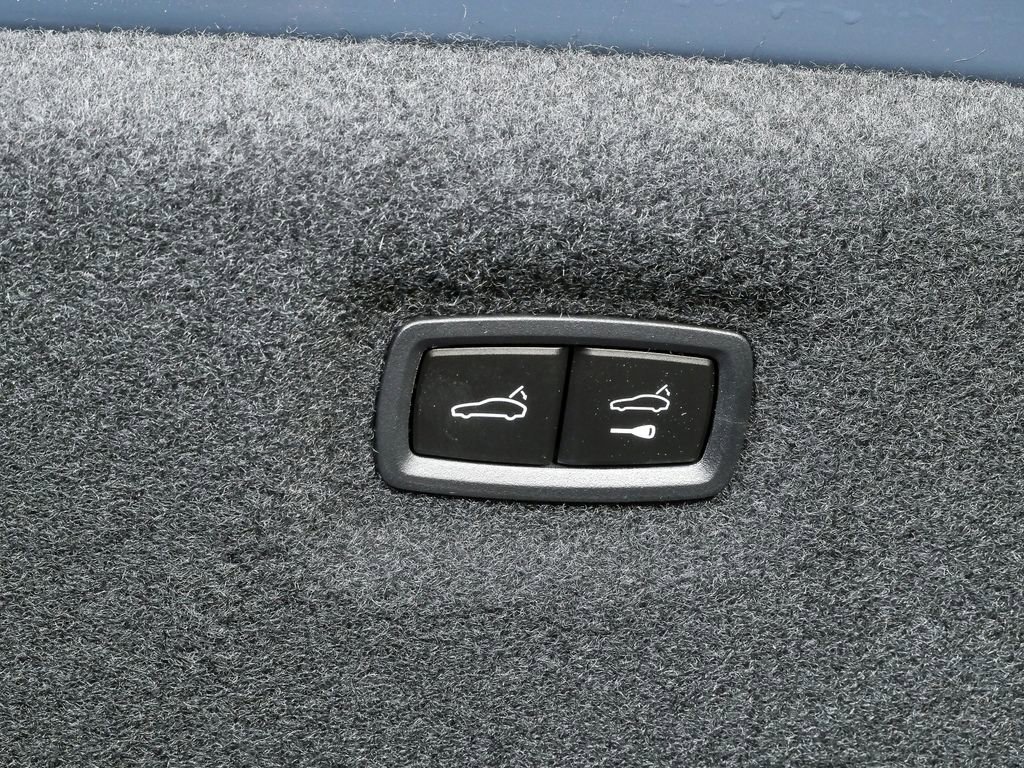 New 2026 Porsche Taycan RWD image 31