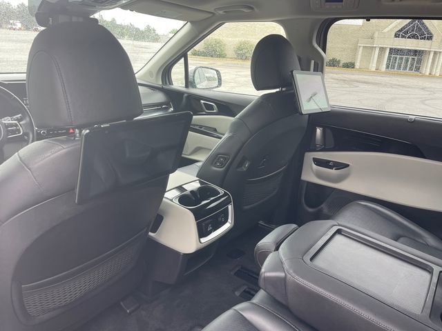Used 2023 Kia Carnival SX Prestige FWD image 28