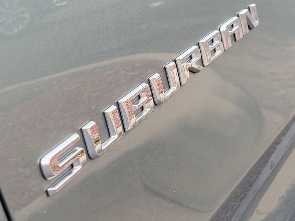 Used 2023 Chevrolet Suburban Premier image 31