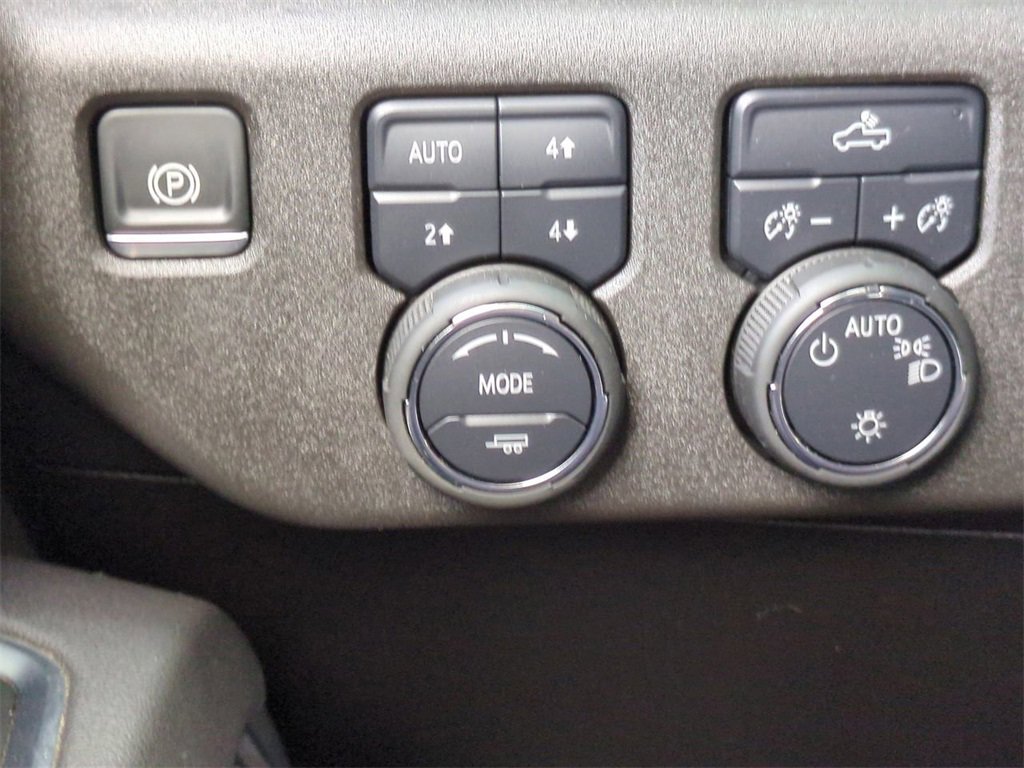 Certified 2025 Chevrolet Silverado 1500 LT w/ Z71 Off-Road Package image 18